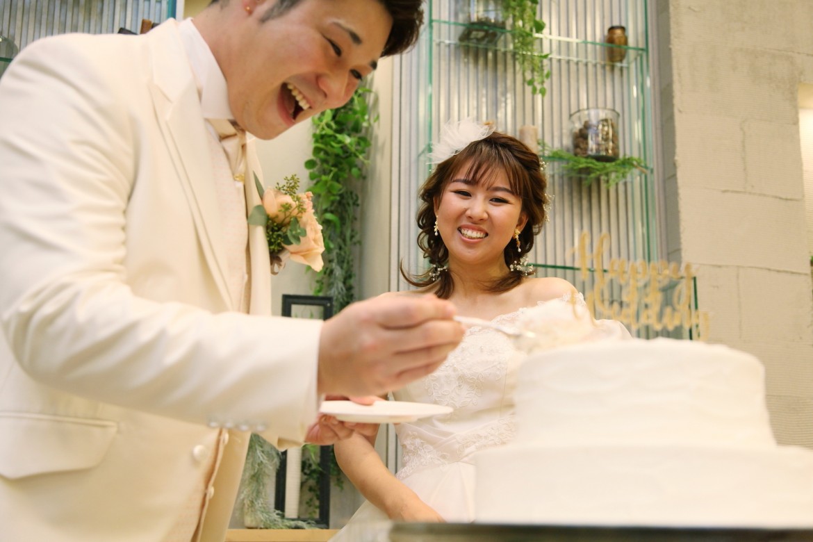 Full of gratitude White × Gold Wedding