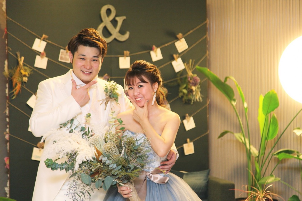 Full of gratitude White × Gold Wedding