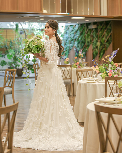 浜松のゲストハウス「アルコラッジョ」外観。光と緑に包まれた貸切ウェディング会場